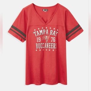 Classic Fit Football Tee - NFL Tampa Bay Buccaneers Red (D2-1)
